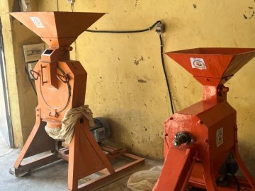 Donation de 2 moulins à mil